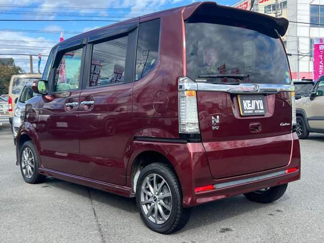 オイル交換年2回無料＆24時間ロードサービスのケーユーメンバーズカードや3年間の定期点検整備代、消耗品の交換がセットになったメンテナンスパック、こすっても安心コーティング等の特典も有ります♪