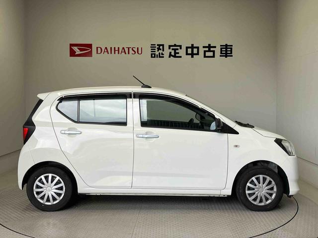 車両右側面からの写真になります。車をご覧になりたい時はお気軽に最寄りの店舗へご相談下さい。
