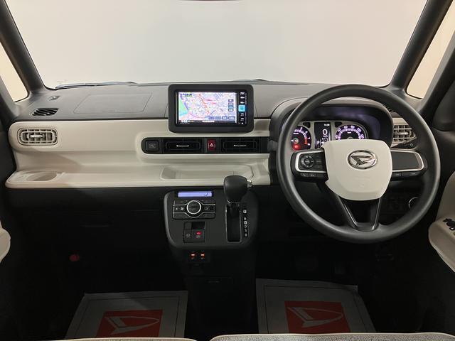 インパネ全体！！視界も良好で運転し易い♪小回りが利くから、運転が苦手でも狭い路地や駐車場でも運転しやすいですよ◎