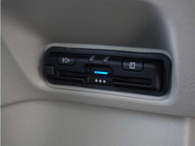 今や必需品の◆ETC車載器　装備車◆　有料道路を利用する際にスムースに通過でき、わずらわしい料金支払いから開放されます！