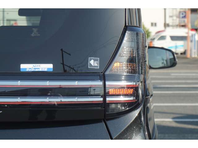 LEDテールランプ！ボディデザインにマッチした形状でスタイリッシュに仕上がっております。