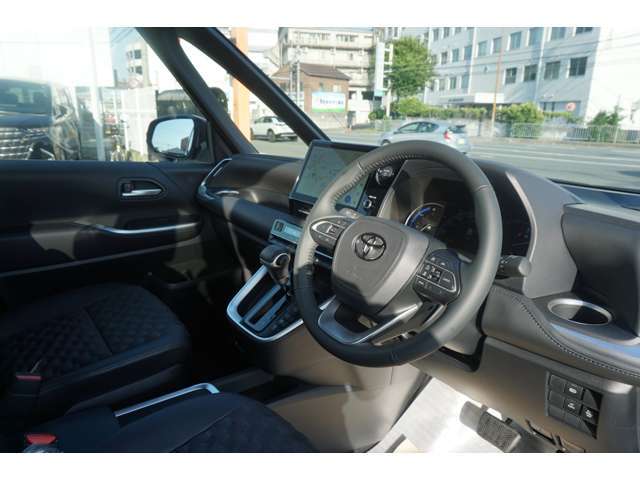 女性の方でも簡単に運転できるように設計されておりますので安心してお乗り頂けます♪
