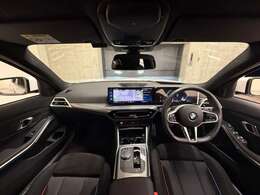 ☆センターパネルを運転席側に僅かに傾けたBMW独特のインパネ☆【駆け抜ける歓び】はここからもスタートしております☆