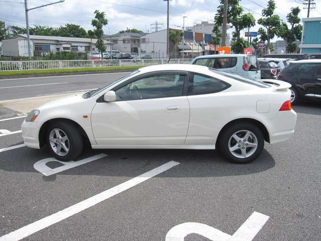 来店の際は事前にお電話頂けますとスムーズにお車をお見せ出来ますので、お気軽に連絡をください！いい車が安い☆彡いい車屋さん♪052-619-6662スタッフ一同心よりお待ちしております！仕上げも他社には負けません！