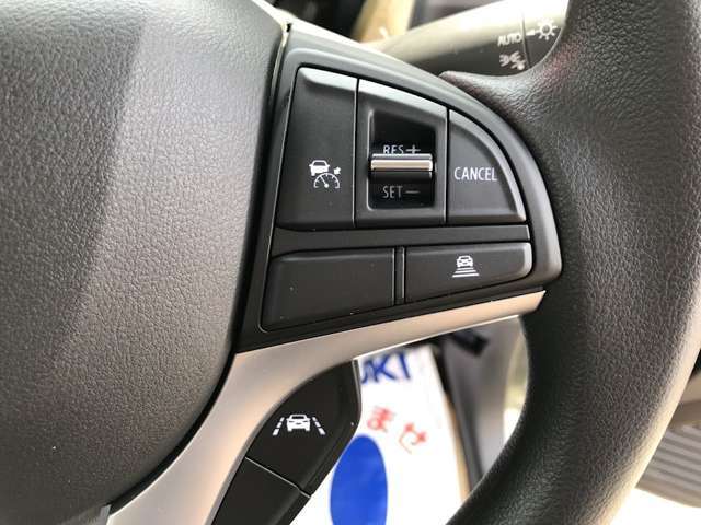 高速道路で頼もしいクールーズコントロールが装備されてます！また、追従走行が可能な設定となってます！