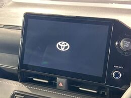 【10.5インチ　ディスプレイオーディオ】大画面のディスプレイはAppleCarPlayやAndroidAutoが利用可能。大きな画面でスマホナビアプリ等が利用いただけます♪