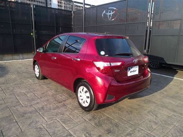 LEDテールライトです。省電力、高輝度のLEDは明るく照らすので夜間運転時の視認性を高めます。スタイリッシュな見た目で細かいところもこだわりたいあなたに！