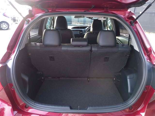 広々としたラゲージスペースを備えています。大きなものや長さのある荷物もしっかりと積み込めます。