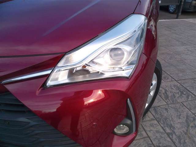 LEDヘッドライトです。デザイン性がよくとても明るいので、夜間の走行や悪天候でも安心です。しかも長寿命！