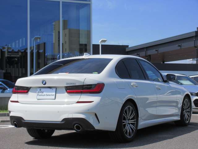 名鉄AUTOオリジナルコーティングMコートをはじめウインドフィルム施工、ドライブレコーダー取付、BMWパフォーマンスアクセサリーなど各種承ります。