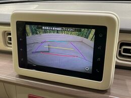 【バックカメラ】駐車時に後方がリアルタイム映像で確認できます。大型商業施設や立体駐車場での駐車時や、夜間のバック時に大活躍！運転スキルに関わらず、今や必須となった装備のひとつです！