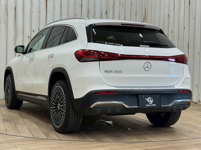 お車ご成約時の付帯率は驚きの90％OVER。GOOD　SPEED自慢のスーパーガラスコーティング。見違えるほどの輝きを放ち、納車後のメンテナンスも楽々。是非一度お試し下さい。