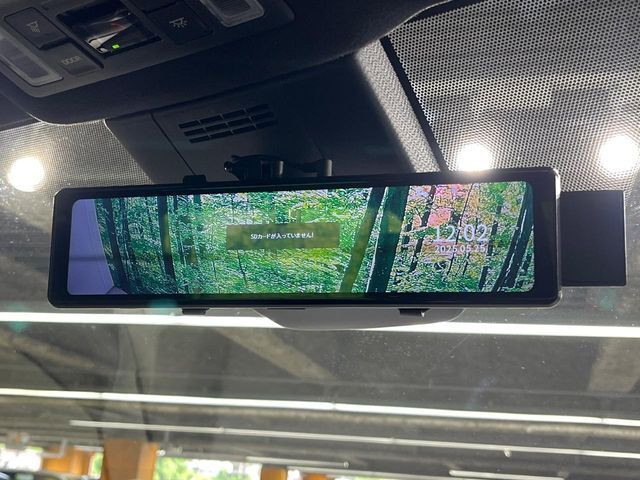 【デジタルインナーミラー】後席の大きな荷物や同乗者で後方が確認しづらい時でも安心！カメラが撮影した車両後方の映像をルームミラー内に表示。クリアな視界で状況の確認が可能です！
