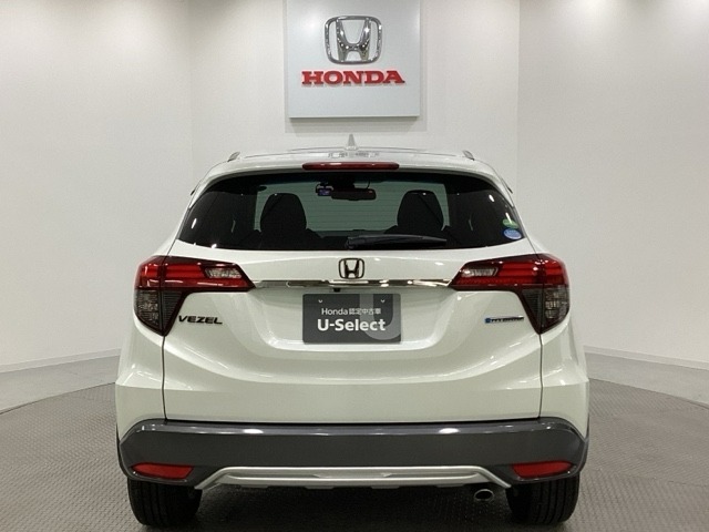 【Honda認定中古車 U-Select】　は3つの安心をお約束します。　1　Hondaのプロが整備した安心。 2　第三者機関がチェックした安心。　3　購入後もHondaが保証する安心。