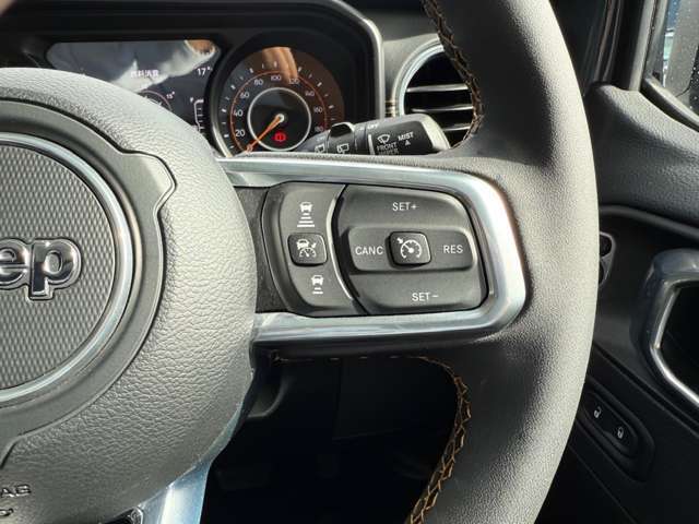 アダプティブ・クルーズ・コントロール標準装備。