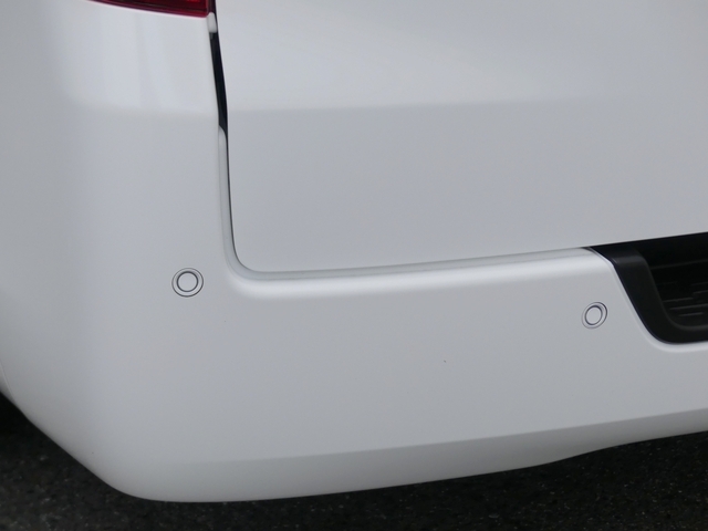コーナーセンサーを装備しているのでバック駐車時も安心です♪