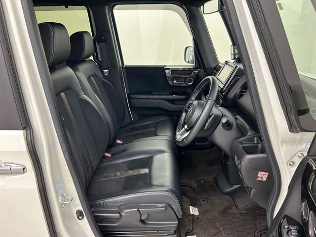 ◆【運転席】座り心地が良いシートなので長時間の運転でも快適にお過ごしいただけます。新品のフロアマットのご注文も可能です。掲載箇所以外にご希望の写真がございましたらお気軽にお問い合わせ下さい。