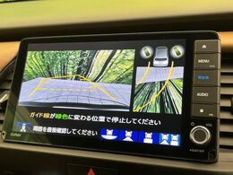 【バックカメラ】駐車時に後方がリアルタイム映像で確認できます。大型商業施設や立体駐車場での駐車時や、夜間のバック時に大活躍！運転スキルに関わらず、今や必須となった装備のひとつです！
