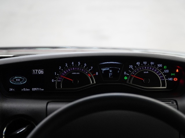 視認性の良いアナログメーターと、様々な情報を表示可能なマルチインフォメーションディスプレイで、運転中の確認がしやすく安全運転に役立ちます。