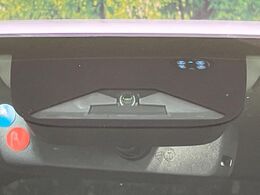 【ホンダセンシング】走行中に前方の車両等を認識し、衝突しそうな時は警報とブレーキで衝突回避と被害軽減をアシスト。より安全にドライブをお楽しみいただけます。