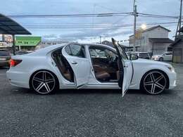 ドレスアップ車、格安車、多数展示してます。