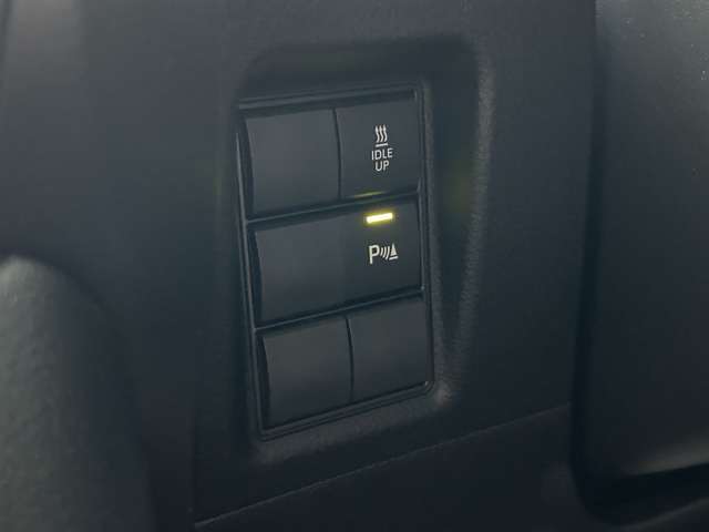 法定整備を全てクリアした車両を納車させていただいております。当社では、『一度の出逢いから、一生涯のお付き合い』をモットーに取り組み、安心してカーライフを過ごして頂く為にも、保証内容を充実させました。