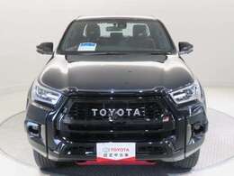 「フロントマスク」です。車の印象を決めるのは【顔】。この車の顔つきは、きっとあなたにピッタリ！？