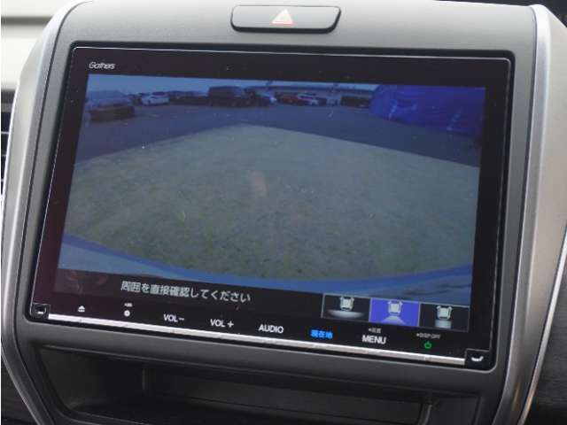 ◆バックカメラ◆リバースにするだけで映ります、後方の安全確認や、狭い駐車場での車庫入れ、雨の日や夜間など視界の悪い時に便利です！安全にバックする為には欠かせない装備です。