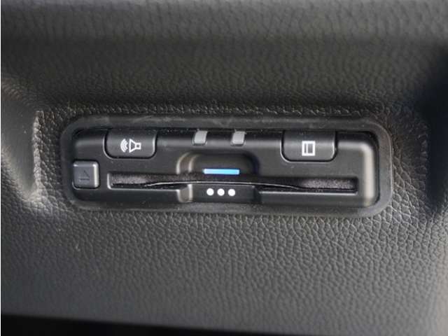 今や必需品の◆ETC車載器　装備車◆　有料道路を利用する際にスムースに通過でき、わずらわしい料金支払いから開放されます！