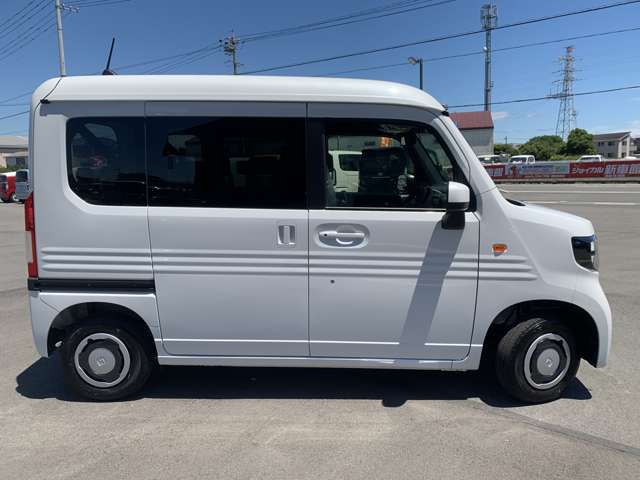 人気モデルが入庫致しました！お車の状態はモチロン、保証やサービス、アフターサービスまでお任せください！当店では保証やサービス等を含んだ総額で、お客様がお買い求め易いプライスを目指しております！