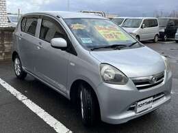 室内展示場を完備しておりますので、天候の悪い日でもゆっくりと車両をご覧下さい。