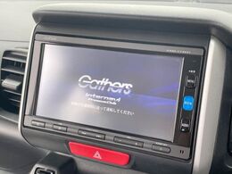 【純正ナビ】人気の純正ナビを装備。オーディオ機能も充実しており、Bluetooth接続すればお持ちのスマホやMP3プレイヤーの音楽を再生可能！毎日の運転がさらに楽しくなります！！