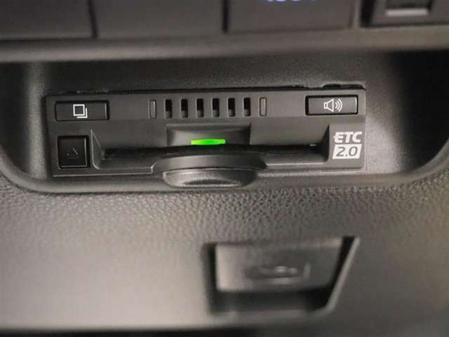 ETC車載器付きです。高速道路の料金所もスムーズに通過できます。