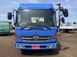 当社は軽自動車からバン、トラック、クレーン、ダンプ、重機を全国そして海外に販売している自動車会社です。