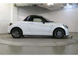 1年間の走行距離無制限のロングラン保証付きです。全国のトヨタテクノショップで保証修理が可能。追加で2年間・3年間の延長も可能です。