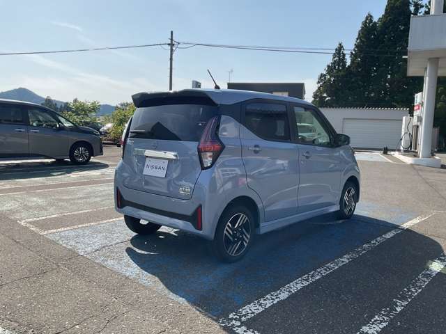 当社は全車、無料の「ワイド保証」付き。さらにプラス1年、2年の保証延長をご希望される方には有料で用意してます。全国2000以上の日産サービス工場がご愛車をサポートしてくれます。