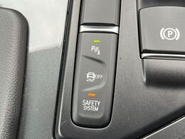 【トヨタセーフティセンス】走行中に前方の車両等を認識し、衝突しそうな時は警報とブレーキで衝突回避と被害軽減をアシスト。より安全にドライブをお楽しみいただけます。