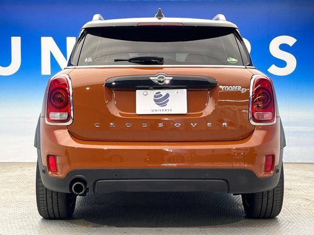 ●当店では第三者機関による車両品質鑑定を導入し、修復歴車を排除。鑑定書が発行されますので、ぱっと見ただけでは分からない箇所まで納得した上でご検討いただけます。※一部未実施の場合がございます。