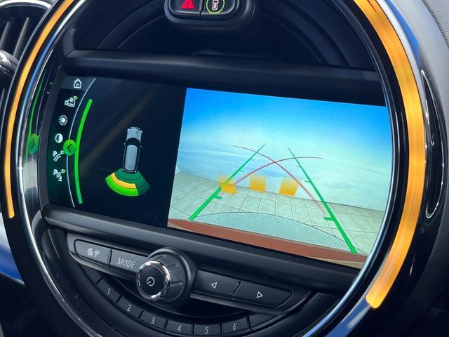 ●バックカメラ：便利な【バックカメラ】で安全確認もできます。駐車が苦手な方にもオススメな便利機能です。