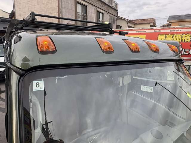 デザイン的にもオシャレなルーフマーカーが付いてます☆ スイッチ操作で点灯いたします！