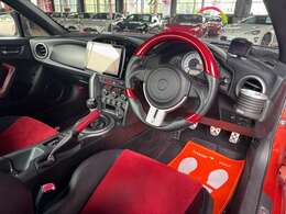 ワンオーナー　TRDフルエアロ　TRDマフラー　RAYS19AW　パナソニックフローティングナビ/フルセグ/ブルーレイ/Bluetooth　バックカメラ　ETC　ドラレコ　ハーフレザーシート　HID　LEDフォグ　カーボンステアリング