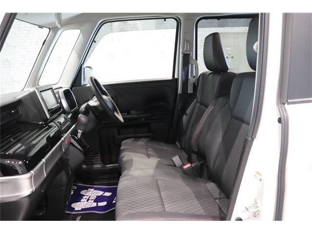 体格に合わせてシートの位置をきめ細かく調節できるので、いつでも最適な運転姿勢をキープ。操作も軽く、ラクラクです