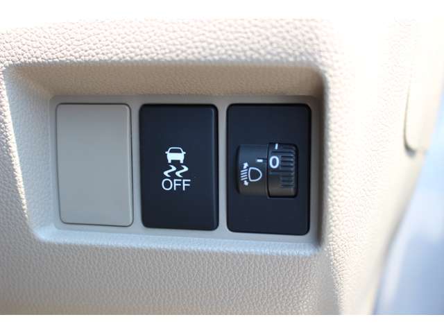 VSAという障害物や割り込み車を避けるために急ハンドルを切った時などに起こりがちな、クルマの動きの乱れ。それを抑え、運転にゆとりをもたらすシステムです。