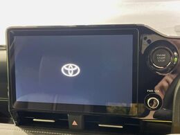 【10.5インチナビ】高級感とインパクトのある大画面ナビを装備。各種オーディオ操作はもちろん、スマホ連携もできる利便性の高いナビです♪
