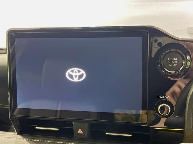 【10.5インチナビ】高級感とインパクトのある大画面ナビを装備。各種オーディオ操作はもちろん、スマホ連携もできる利便性の高いナビです♪
