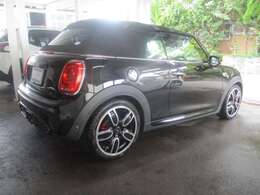 輸入車に特化した充実保証もご用意しております。保証内容も全国対応でございますので、遠方のお客様もまずはお気軽にお問い合わせください！