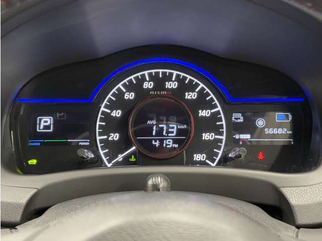 気持ちよく新しいカーライフをスタートしていただく為、納車前に外装磨き上げ、内装クリーニングを実施しています。