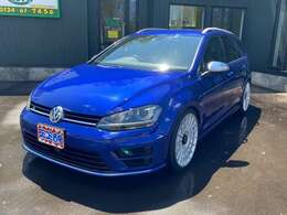 本州仕入れ車のフォルクスワーゲン ゴルフRヴァリアントが仲間入りしました～♪Digi-Tecチューン済みです！！さらにローダウン＆19インチアルミでキマッテマス(≧v≦)