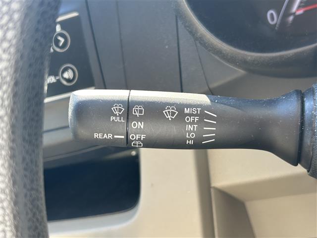 気になる車はすぐにお問い合わせください！画面右側の0066から始まる無料ダイヤルからお問い合わせ下さい！専門スタッフがお車のご質問にお答えいたします！
