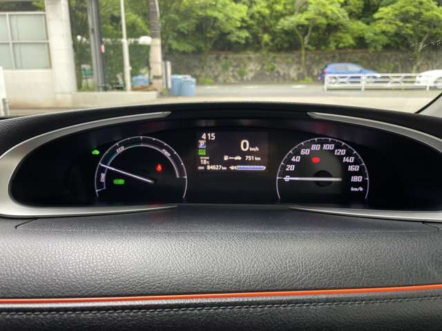 基本プラン【インパネ周り】視界がよく運転しやすい設計となっております。インパネ周りもすっきりと洗練されたデザインで高級感が溢れています☆日々のドライブを飽きさせません♪